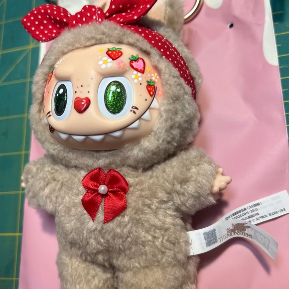 Custom Strawberry Toffee Labubu - Picture 4 of 5